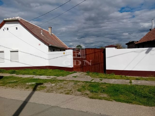 Eladó családi ház, Vaskúton 14 M Ft, 4 szobás