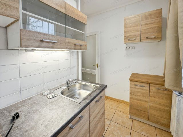 Kiadó panellakás, albérlet, Kecskeméten 100 E Ft / hó, 1 szobás