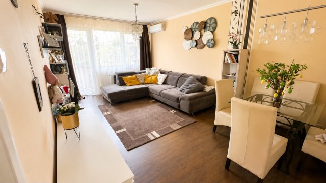Eladó panellakás, Szegeden, Budapesti körúton 52.9 M Ft