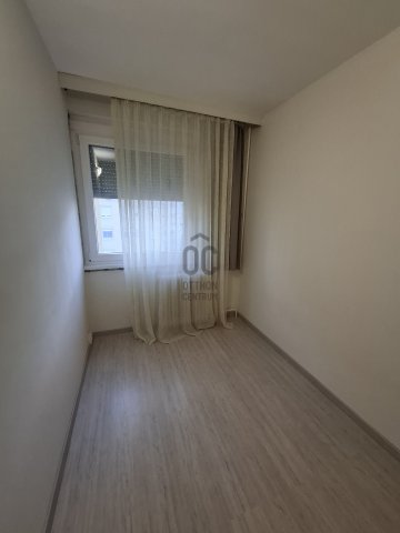 Eladó panellakás, Debrecenben 48 M Ft, 2 szobás