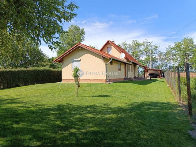 Kiadó családi ház, albérlet, Kecskeméten 270 E Ft / hó