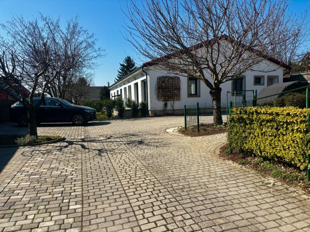 Eladó téglalakás, Balatonfüreden 85.9 M Ft, 2 szobás