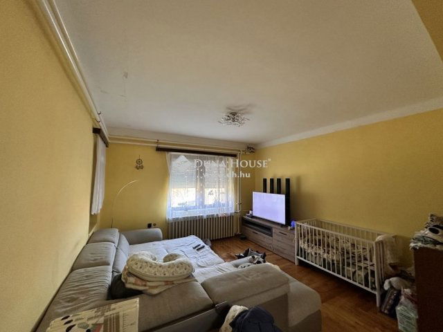 Eladó családi ház, Tamásiban 39.4 M Ft, 7 szobás