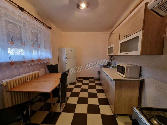 Eladó téglalakás, Dunaújvárosban 27.5 M Ft, 1+1 szobás