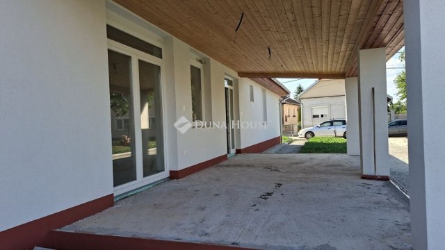 Eladó családi ház, Veszkényen 97 M Ft, 4 szobás