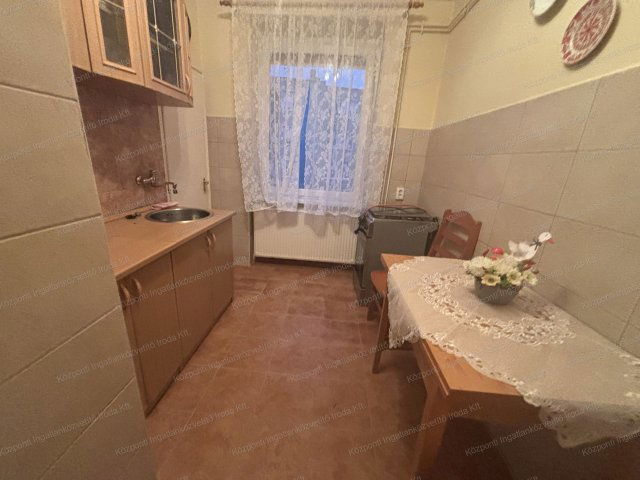 Kiadó téglalakás, albérlet, Tatabányán 180 E Ft / hó