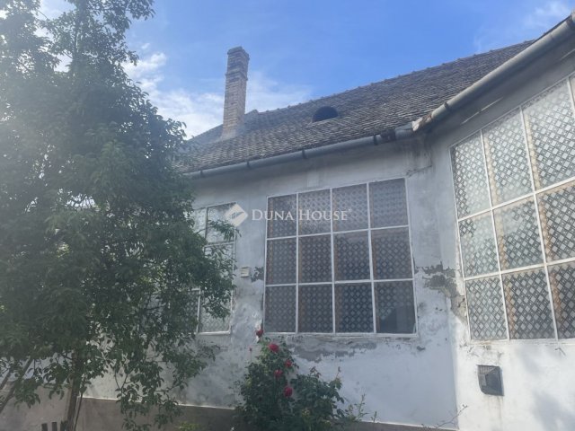 Eladó családi ház, Érsekcsanádon 32.8 M Ft, 3 szobás