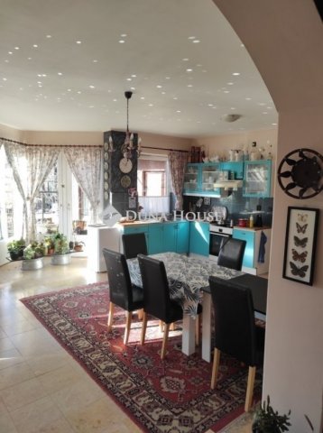 Eladó családi ház, Szegeden 149 M Ft, 5 szobás