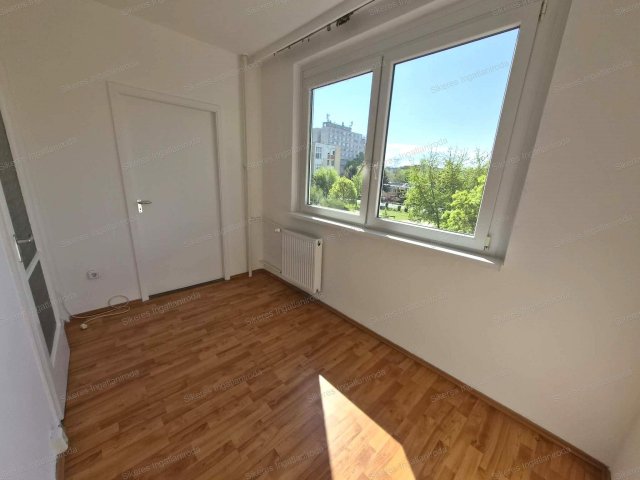 Kiadó panellakás, albérlet, Oroszlányban 125 E Ft / hó