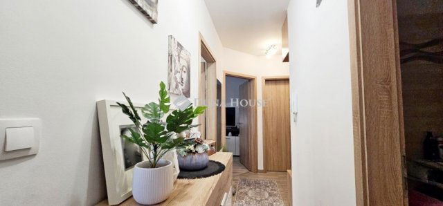 Eladó téglalakás, Szombathelyen 79.9 M Ft, 4 szobás