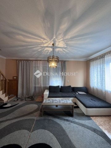Eladó családi ház, Vecsésen 149.99 M Ft, 5 szobás