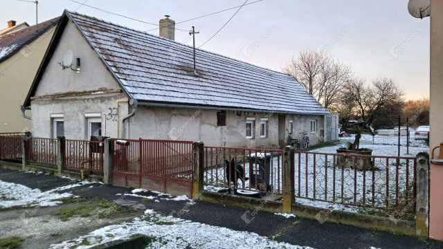 Eladó családi ház, Magyarnádalján 19.9 M Ft, 1+2 szobás