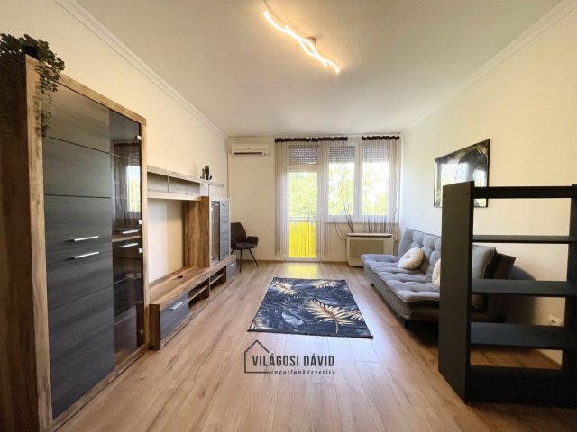 Kiadó téglalakás, albérlet, Debrecenben 220 E Ft / hó, 3 szobás