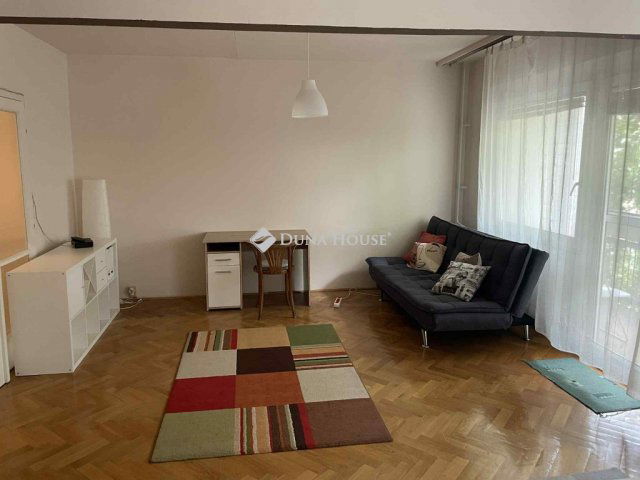 Eladó panellakás, Szegeden, Szent István téren 76 M Ft, 4 szobás