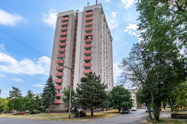 Eladó téglalakás, Miskolcon 24.5 M Ft, 3 szobás