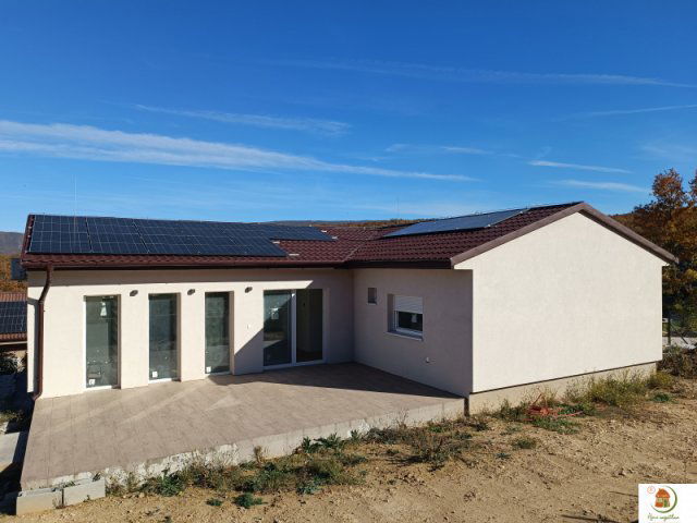 Eladó családi ház, Pilisjászfalun 150 M Ft, 4 szobás