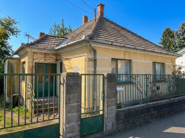 Eladó családi ház, Hegyeshalomban 34.9 M Ft, 3 szobás