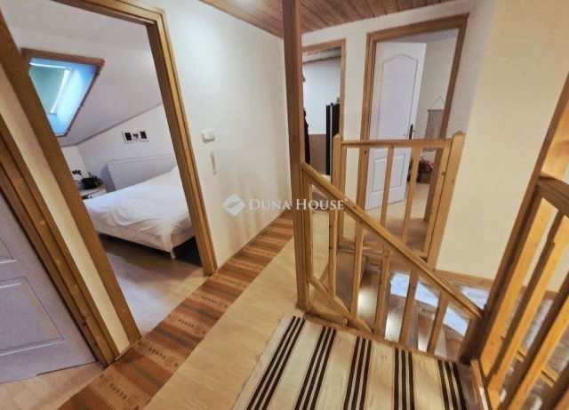 Eladó ikerház, Szigetszentmiklóson 94.9 M Ft, 4 szobás