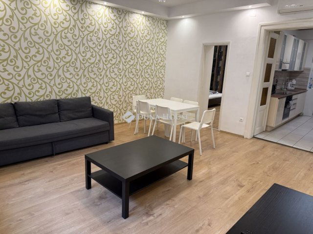 Eladó téglalakás, Budapesten, VII. kerületben, Kertész utcában