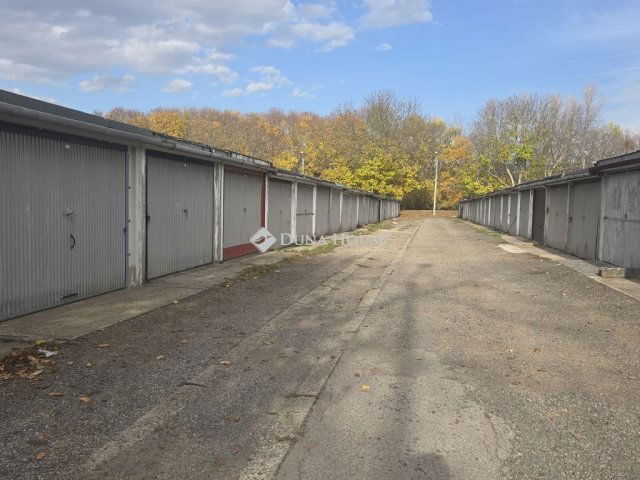 Eladó garázs, Pécsett 7 M Ft / költözzbe.hu