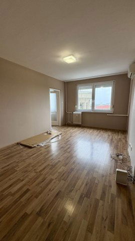 Kiadó panellakás, albérlet, Debrecenben 225 E Ft / hó, 3 szobás