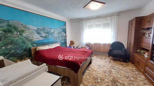 Eladó családi ház, Kisújszálláson 17 M Ft, 1+1 szobás