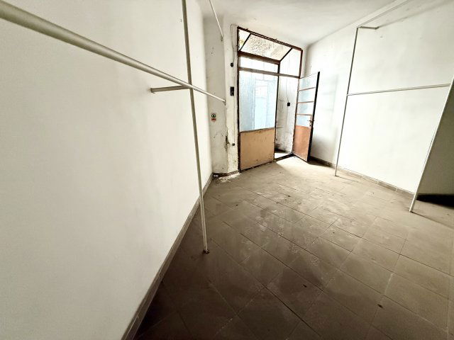 Eladó üzlethelyiség, Budapesten, X. kerületben, Liget téren