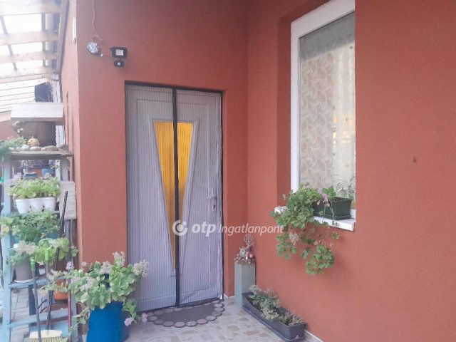 Eladó családi ház, Nyergesújfaluban 56.5 M Ft, 3 szobás