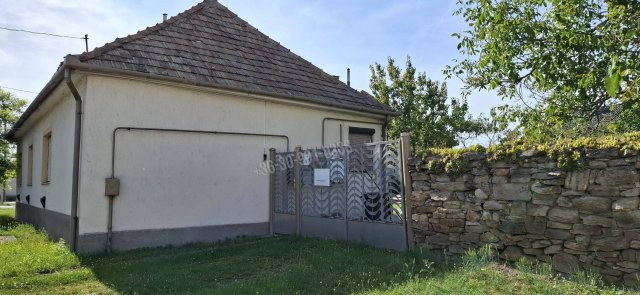 Eladó családi ház, Lőrinciben 44.6 M Ft, 4 szobás