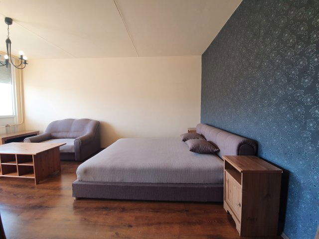Kiadó panellakás, albérlet, Debrecenben 180 E Ft / hó, 2 szobás