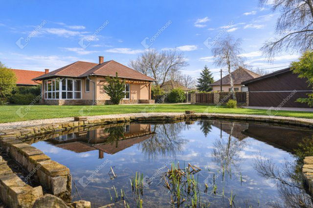 Eladó családi ház, Algyőn 99.99 M Ft, 4 szobás