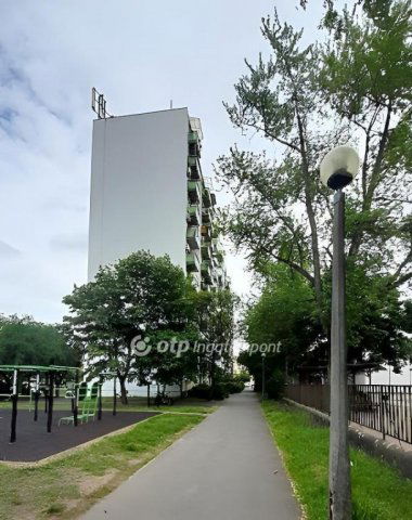 Eladó panellakás, Nyíregyházán 43.5 M Ft, 3 szobás