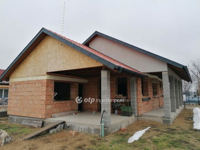 Eladó nyaraló, Cegléden 39.9 M Ft, 1 szobás