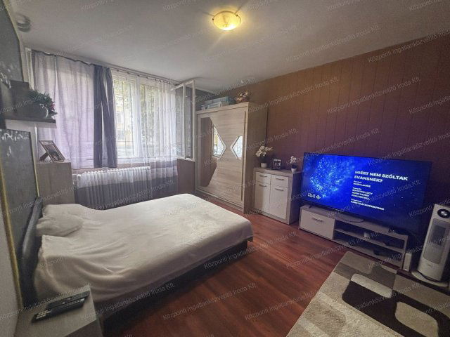 Eladó téglalakás, Tatabányán 35.99 M Ft, 1+1 szobás