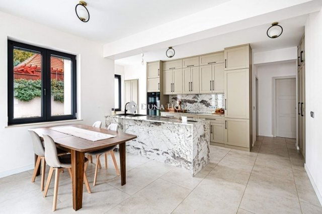 Eladó családi ház, Leányfaluban 164.9 M Ft, 4 szobás