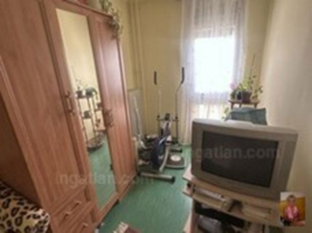 Eladó panellakás, Pécsett 34 M Ft, 2 szobás