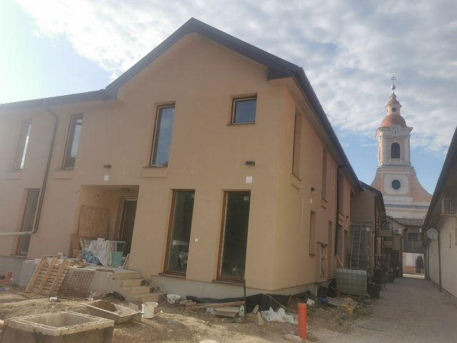 Eladó téglalakás, Nyergesújfaluban 82.9 M Ft, 3 szobás