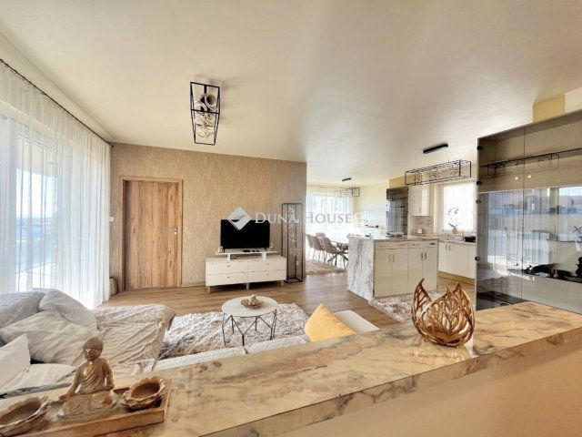 Eladó téglalakás, Budapesten, XVII. kerületben 255 M Ft