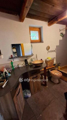 Eladó családi ház, Velencén 49.9 M Ft, 2 szobás