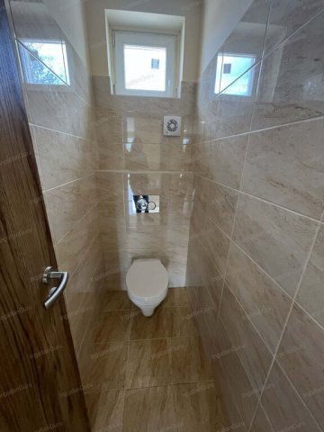 Kiadó családi ház, albérlet, Kecskeméten 800 E Ft / hó