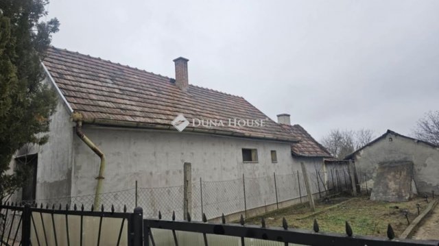 Eladó családi ház, Ócsán 40 M Ft, 2 szobás