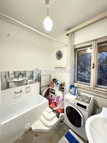 Eladó téglalakás, Budapesten, XIV. kerületben 65 M Ft, 2 szobás