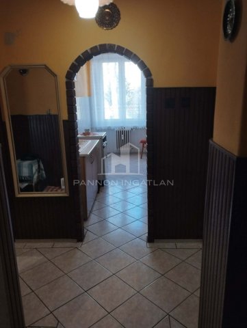 Eladó téglalakás, Ajkán 33.9 M Ft, 2 szobás