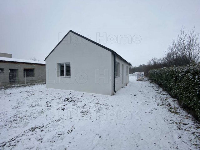 Eladó családi ház, Siófokon 75.9 M Ft, 3 szobás