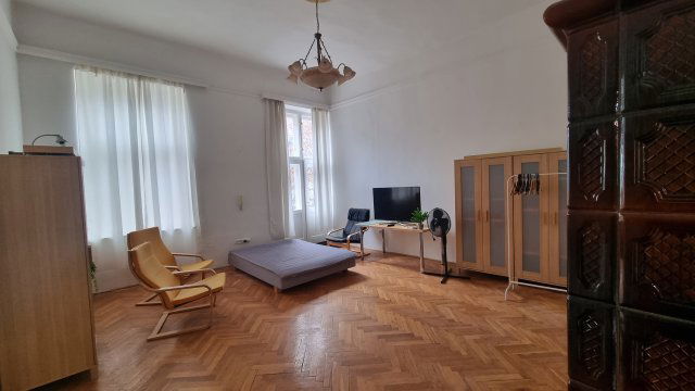 Eladó téglalakás, Szegeden 0.2 M Ft, 2 szobás