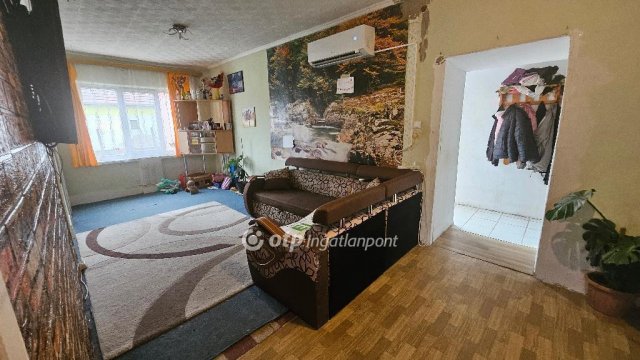 Eladó családi ház, Farmoson 36.9 M Ft, 4 szobás