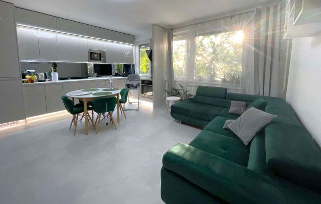 Eladó panellakás, Budapesten, III. kerületben 84.9 M Ft