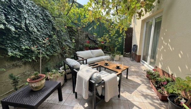 Eladó téglalakás, Budaörsön 245 M Ft, 7 szobás