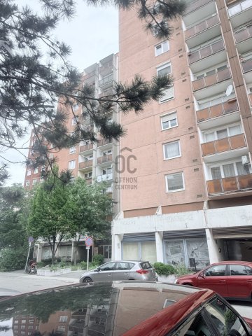 Eladó panellakás, Győrött 51.99 M Ft, 2 szobás