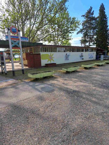 Eladó üzlethelyiség, Balatonszemesen 299 M Ft